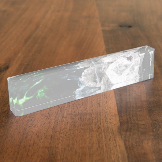 Witte kristallen in zwarte ruimte naambordje (Zijkant)