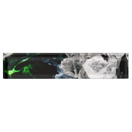 Witte kristallen in zwarte ruimte naambordje