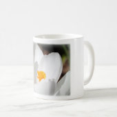 witte krokus bloem koffiemok (Voorkant rechts)