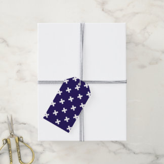 Witte kruisstiften op blauw van de marine cadeaulabel