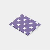 Witte kruisstiften op ultraviolet post-it® notes (Schuin)