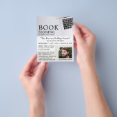 Witte laptop, schrijverboekhandtekening Adverteren Flyer (Hand)