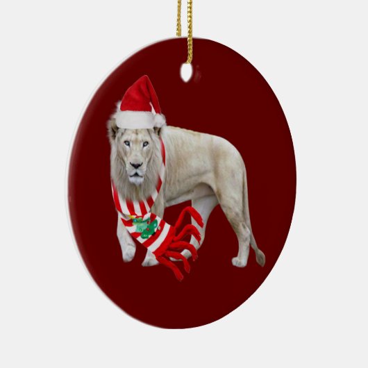 Witte leeuw met Pet kerst Keramisch Ornament (Rechts)