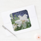 Witte lelie in een tuin vierkante sticker (Envelop)