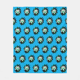 Witte leliebloem met donkergroene bladeren fleece deken