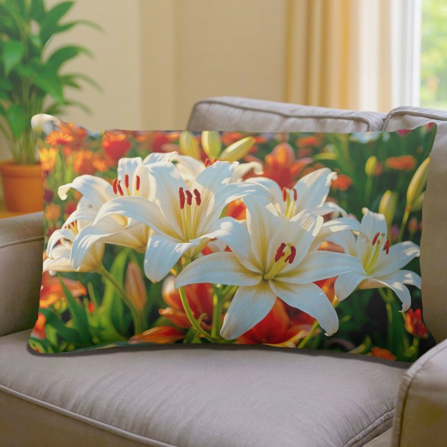 Witte Lelies Lage Rugkussen Kussen (Lumbar pillow with white lilies)