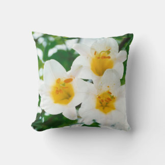 Witte lelies - Symbool van liefde Kussen