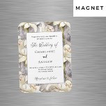 Witte lelies zilveren retro bruiloft uitnodiging magneet<br><div class="desc">Witte lelies,  bloemmotief als achtergrond. Personaliseer en voeg uw namen en de details toe.</div>