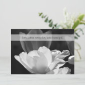 Witte lente tulp gelofte vernieuwing kaart (Staand voorkant)