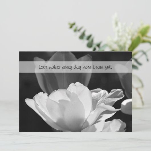 Witte lente tulp gelofte vernieuwing kaart (Staand voorkant)