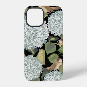 Witte, lichtblauwe Hortensia met groene bladeren e iPhone 12 Hoesje