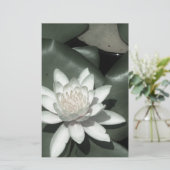 witte lichtroze lotus waterbloem briefpapier (Staand voorkant)