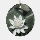 witte lichtroze lotus waterbloem keramisch ornament (Links)
