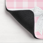 Witte lint en strik op roze ruit muismat (Hoek)