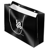 Witte Logo op Modern Radiaal Geborsteld Zwart Meta Groot Cadeauzakje (Voorkant Gekanteld)