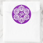 Witte Lotus Bloem Om op Paarse Ronde Sticker (Tas)