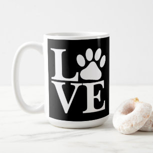 Witte LOVE Woord Hondenpootafdruk Op Zwarte Achter Koffiemok