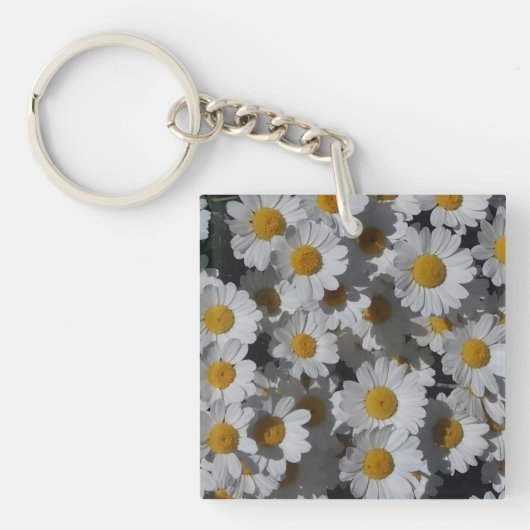 Witte madeliefjes acryl sleutelhanger (voorkant)