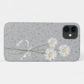 Witte madeliefjes met regendruppels op grijs Case-Mate iPhone case (Achterkant (horizontaal))