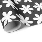 Witte Madeliefjes op Zwart Cadeaupapier (Rol Hoek)