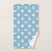 Witte Madeliefjes Patroon Aangepaste Achtergrond Bad Handdoek (Handdoek)