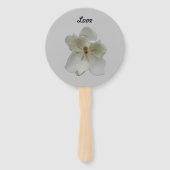 Witte Magnolia bloem op handheld fan programma Handwaaier (Voorkant)