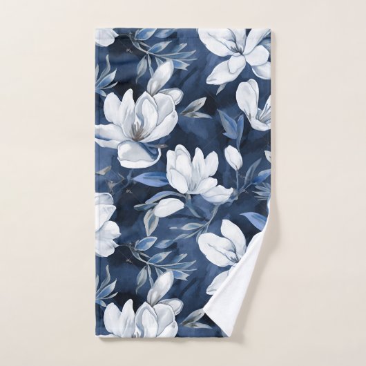 Witte Magnolia bloemen, blauwe achtergrond Bad Handdoek (Handdoek)