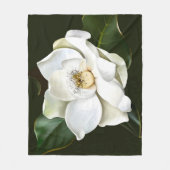 Witte Magnolia Close-up Groene achtergrond Fleece Deken (Voorkant)