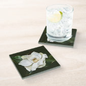 Witte Magnolia Close-up Groene achtergrond Glazen Onderzetter (Schuin)