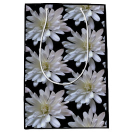 Witte maisachtige witte bloemen medium cadeauzakje