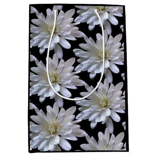 Witte maisachtige witte bloemen medium cadeauzakje (Voorkant)
