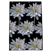 Witte maisachtige witte bloemen medium cadeauzakje (Achterkant)