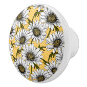 Witte maissoorten, wilde bloemen op geel keramische knop (Rechts)