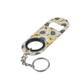 Witte maissoorten, wilde bloemen op geel mini flessenopener (Achterkant Gekanteld)