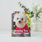 Witte Maltese hond in het rode kostuum van de Feestdagenkaart (Staand voorkant)
