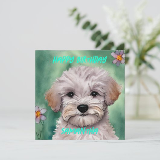 Witte Maltese puppy gemoten groen Happy Birthday Feestdagenkaart (Staand voorkant)