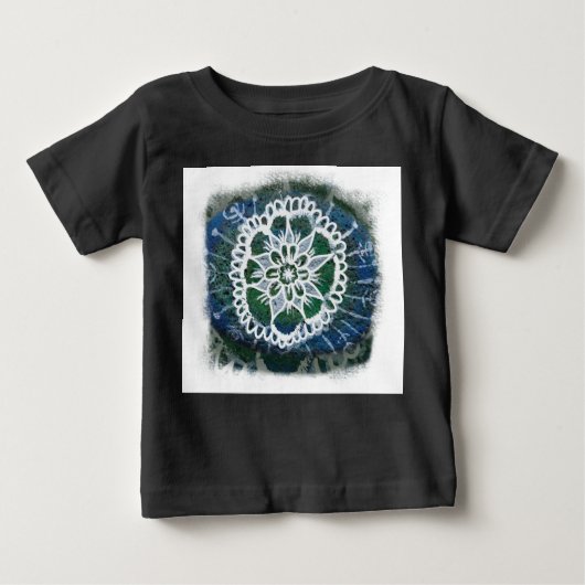 Witte mandala blauwe achtergrond Organic Bodysuit (Voorkant)