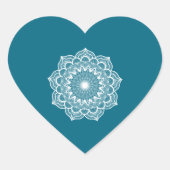 Witte mandala op blauwe achtergrond hart sticker (Voorkant)