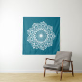 Witte Mandala op Blauwe Achtergrond Wandkleed (In Situ (horizontaal))