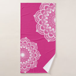 Witte Mandala op Roze Achtergrond Badhanddoek