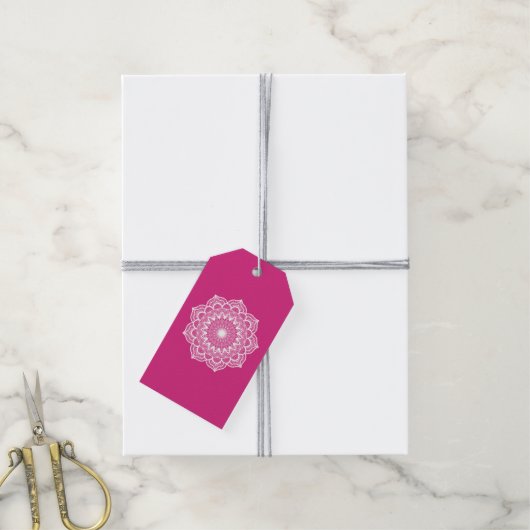 Witte Mandala op Roze Achtergrond Cadeaulabel (Met Touw)