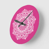 Witte Mandala op Roze Achtergrond Ronde Klok (Hoek)