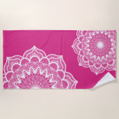 Witte Mandala op Roze Achtergrond Strandlaken (Voorkant)