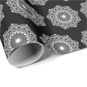 Witte Mandala op Zwarte Achtergrond Cadeaupapier (Rol Hoek)