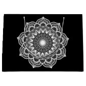 Witte Mandala op Zwarte Achtergrond Groot Cadeauzakje (Voorkant)