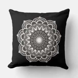 Witte Mandala op Zwarte Achtergrond Kussen