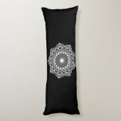 Witte Mandala op Zwarte Achtergrond Lichaamskussen (Achterkant (Verticaal))