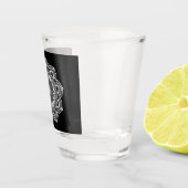 Witte Mandala op Zwarte Achtergrond Shot Glas (Rechts)