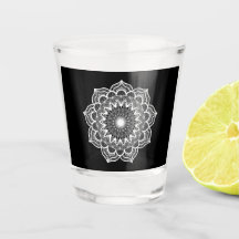 Witte Mandala op Zwarte Achtergrond