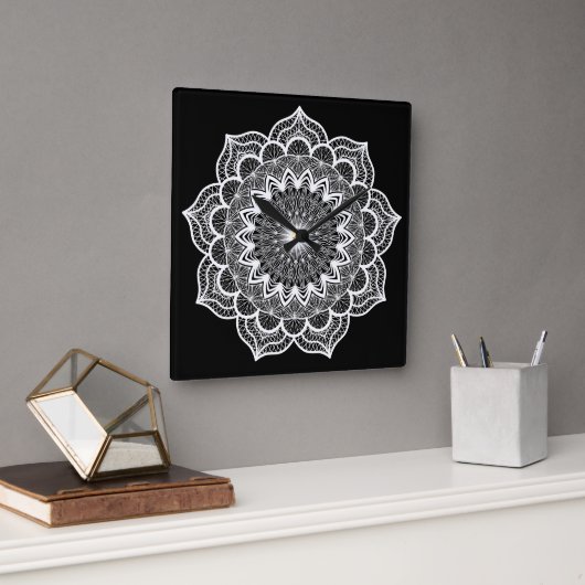Witte Mandala op Zwarte Achtergrond Vierkante Klok (Kantoor)